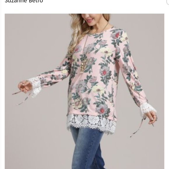 🐼Fall Sale- Suzanne Betro Floral Lace Trim Top - Picture 1 of 8